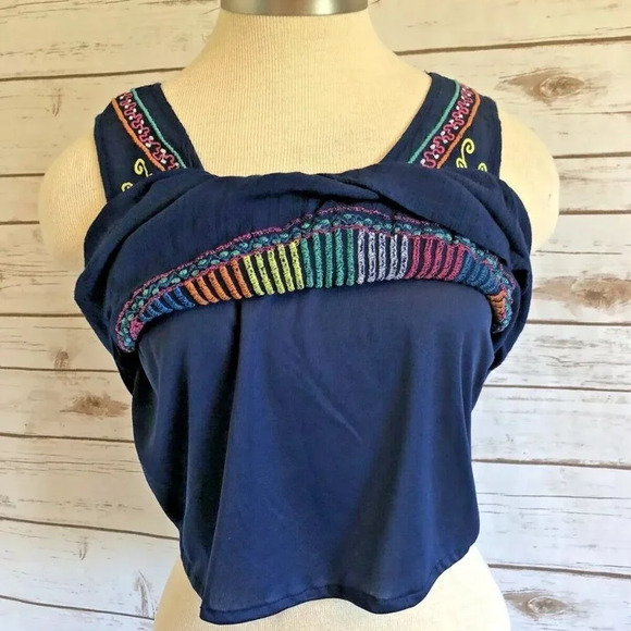 FUN & FLIRT Women Sleeveless Pull-Over Embroidered Blue Crop Top Shirt Sz M NWT - Picture 3 of 11